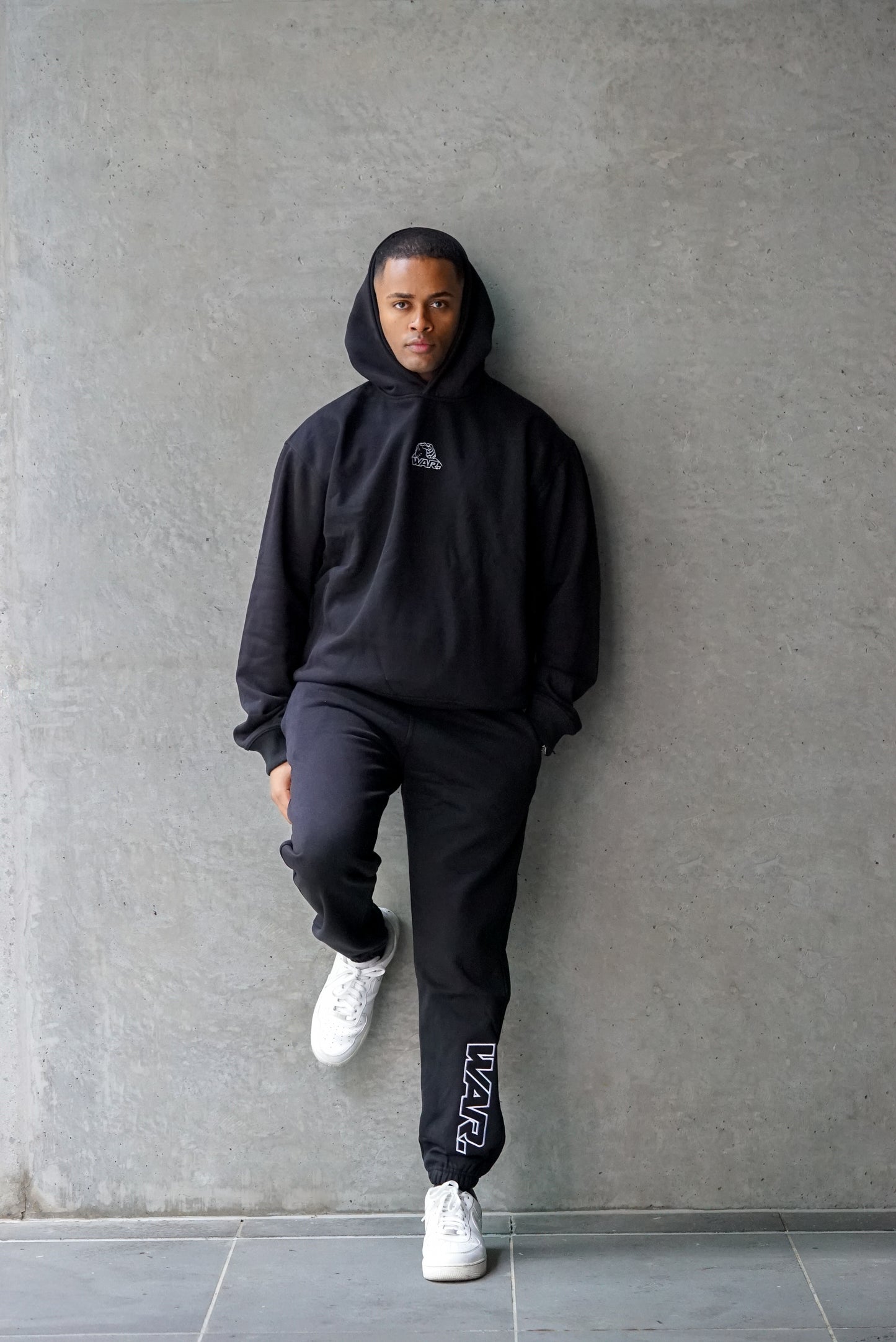 INTERNATIONAL OVERSIZED TRACKPANTS