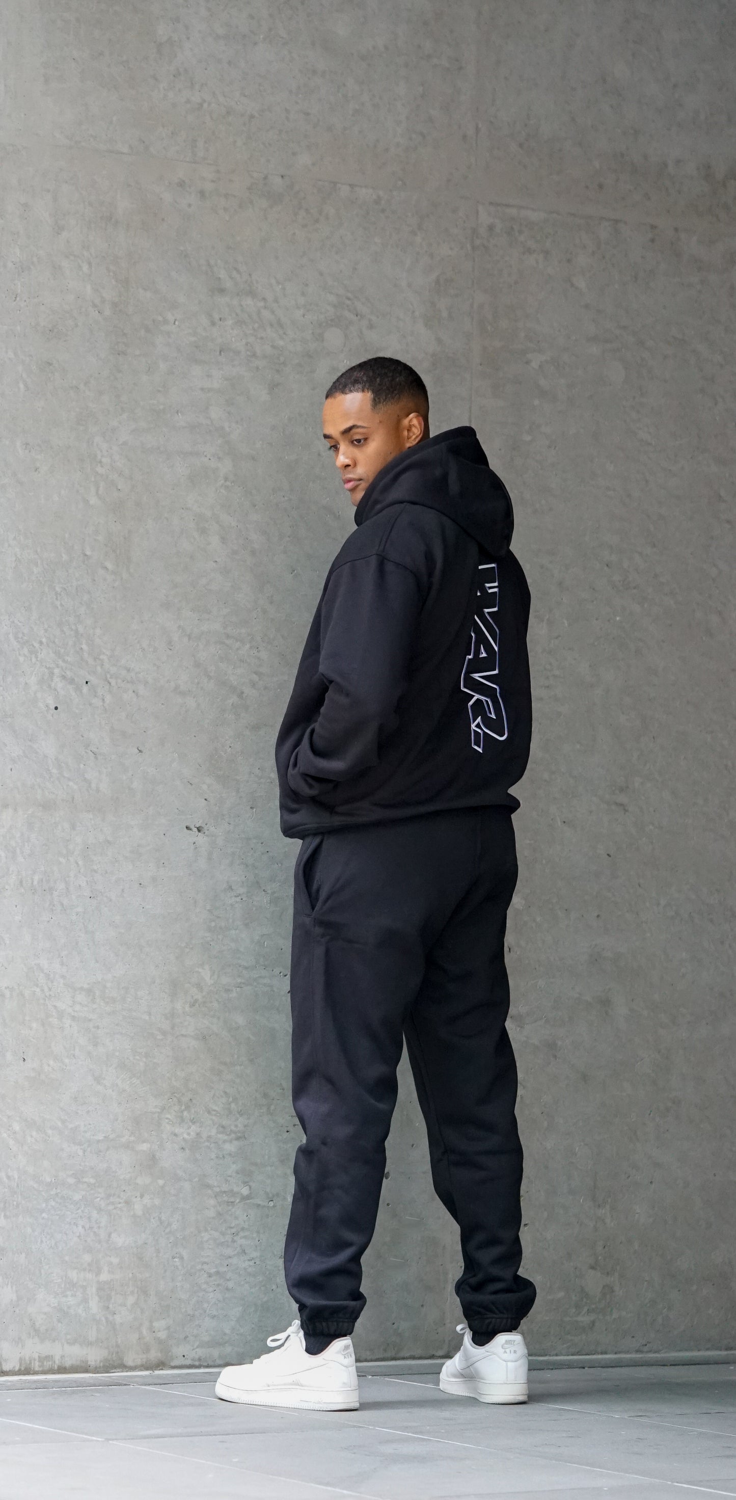 INTERNATIONAL OVERSIZED TRACKPANTS