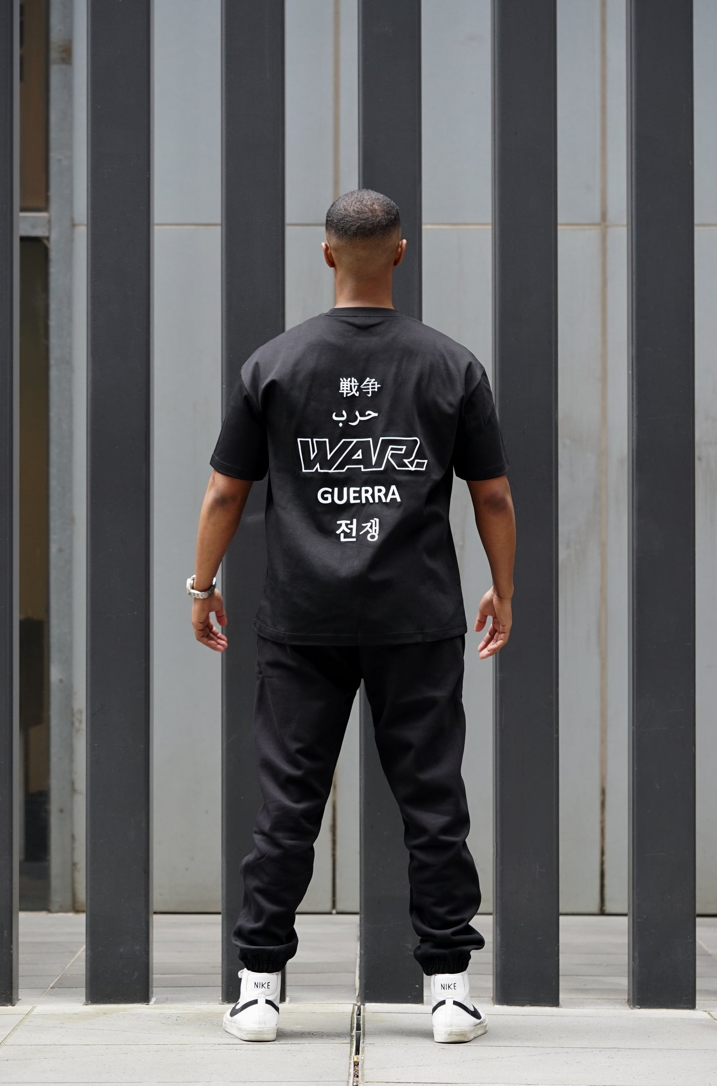 INTERNATIONAL OVERSZIED TEE