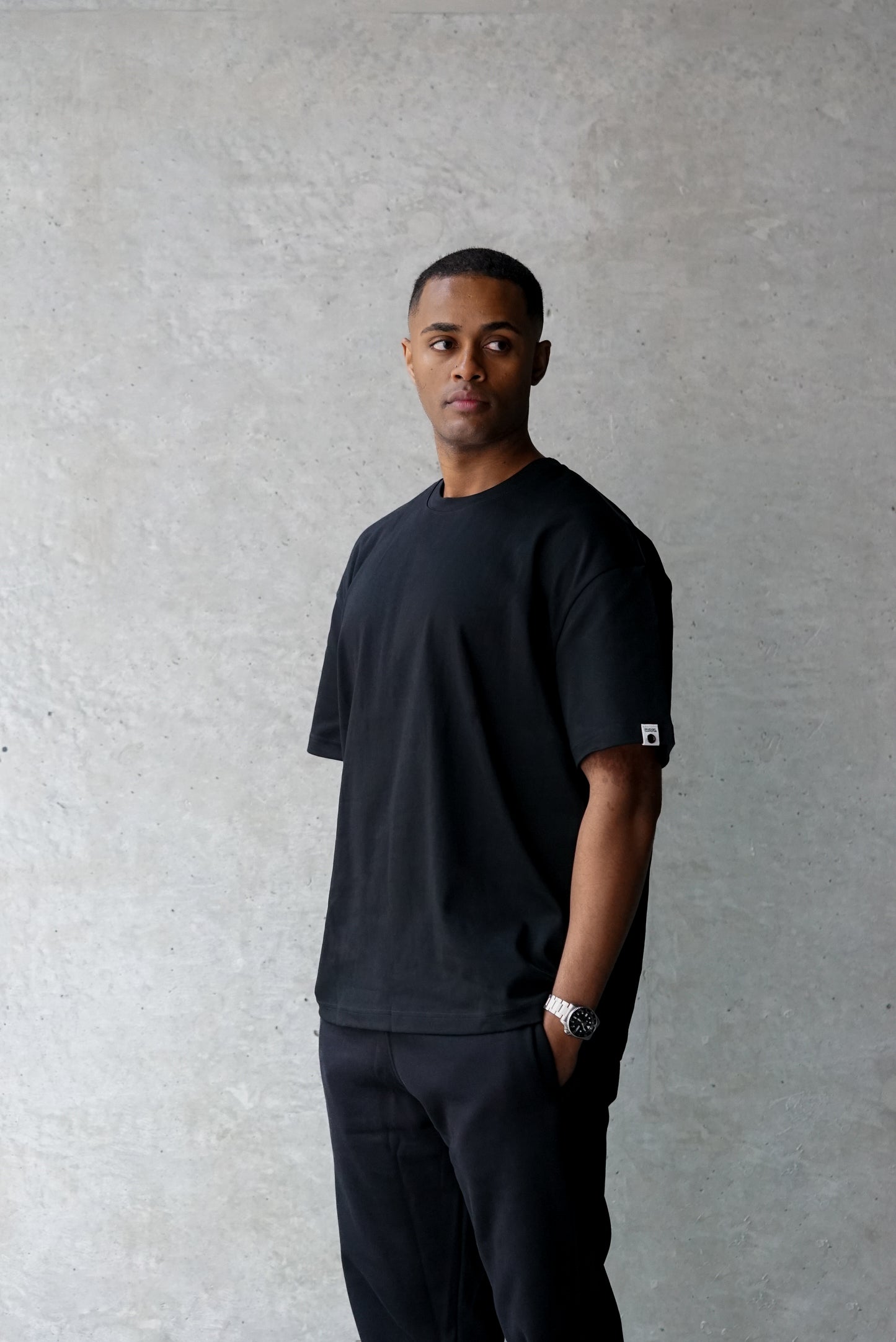 INTERNATIONAL OVERSZIED TEE