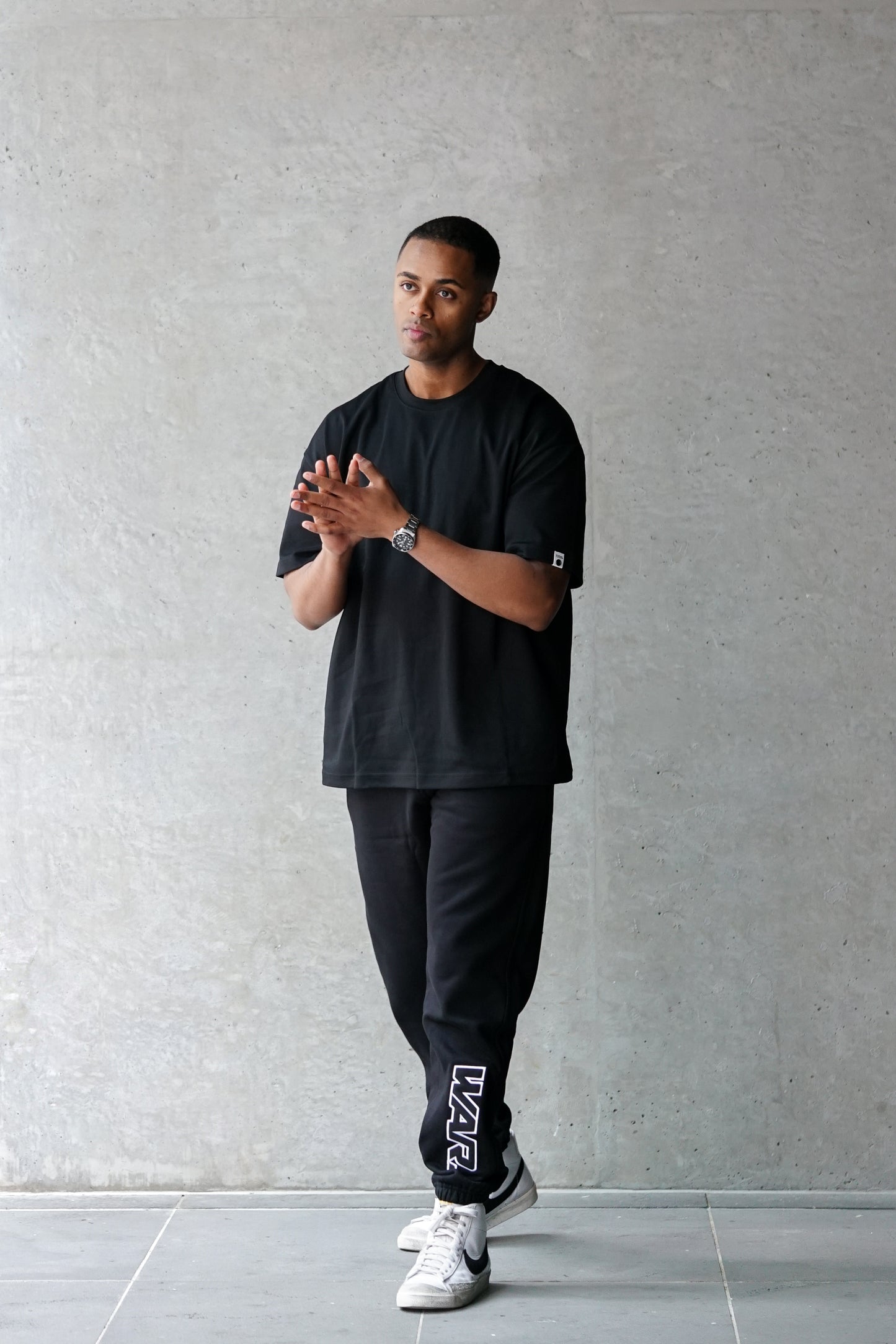 INTERNATIONAL OVERSZIED  TEE